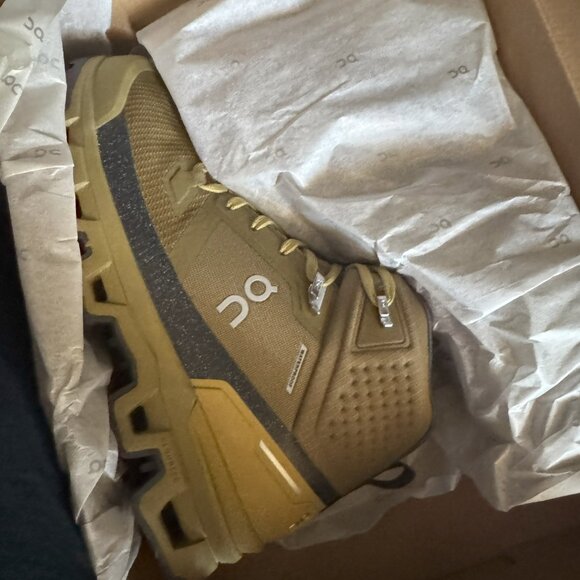 BRAND NEW - On Cloudrock 2 Waterproof Hiking Boot (Women's) -Hunter Safari - Picture 6 of 6